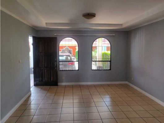 Alquiler casa en Belen San Antonio Residencial